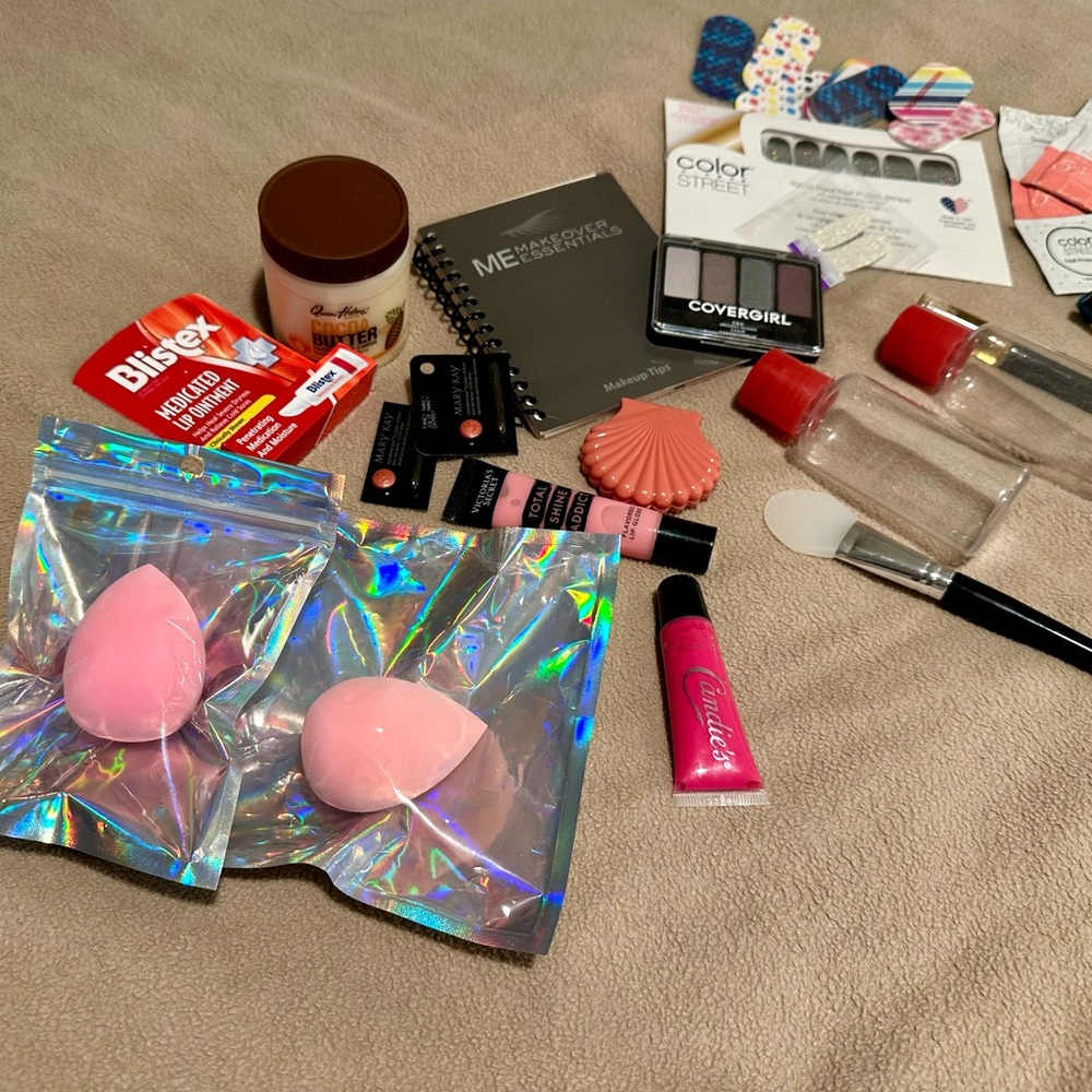Makeup bundle - Picture 5 of 9